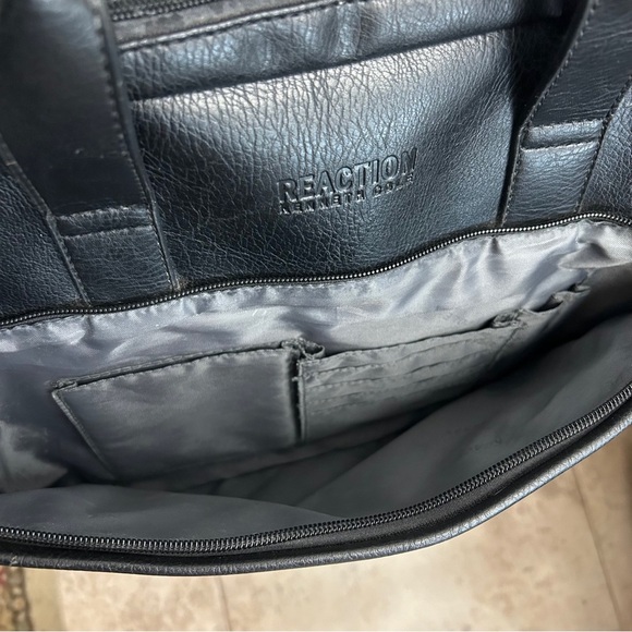 Kenneth Cole Reaction Unisex Modern Dilemma - 15.6" Computer Portfolio R-Tech - Picture 10 of 15